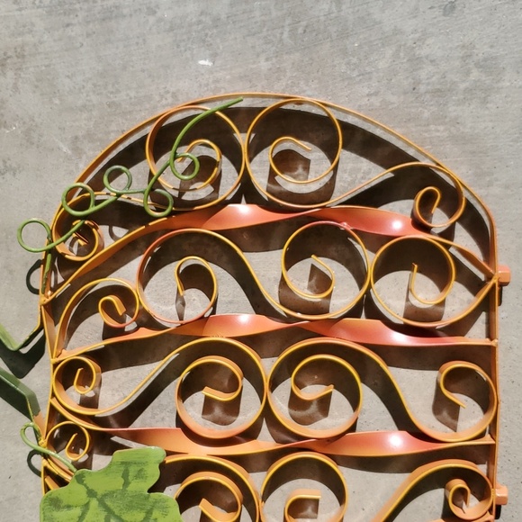 Pumpkin shape metal scrolls New Home Interiors 12.5 x 18" might have 3 available - Picture 3 of 8
